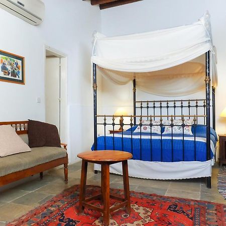 Zoes Traditional Apartments, Bed & Breakfast Larnaca Exteriér fotografie